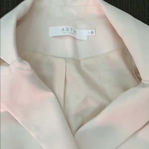 Astr the label over size cream blazer